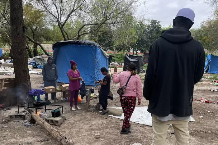 Un juez de EEUU paraliza la polémica ley de Texas que autoriza a la Policía a expulsar a los migrantes