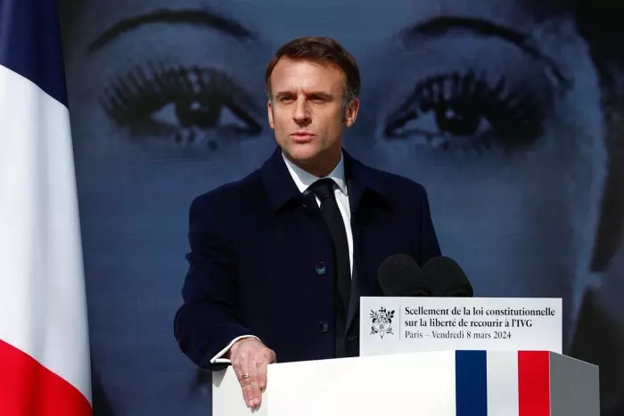 Macron apuesta por incluir el aborto como un derecho fundamental en la UE