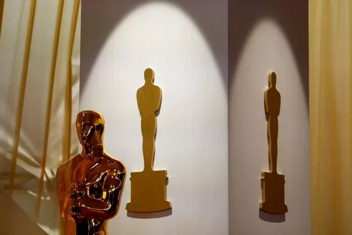 'Oppenheimer' y 'Barbie' parten como favoritas en unos Oscar en los que Bayona y Berger sueñan con llevarse la estatuilla