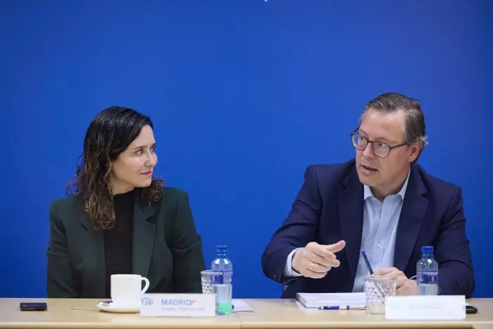 El secretario general del PP de Madrid se reunió con la pareja de Ayuso tras querellarse contra la Fiscalía