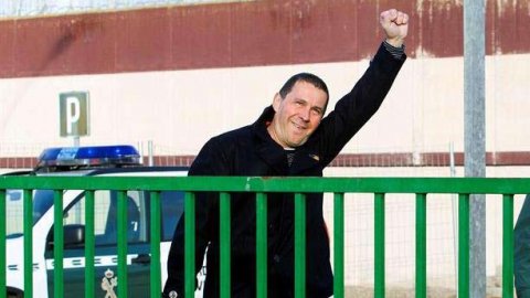 Arnaldo Otegi a su salida de prisión. / ABEL ALONSO (EFE)