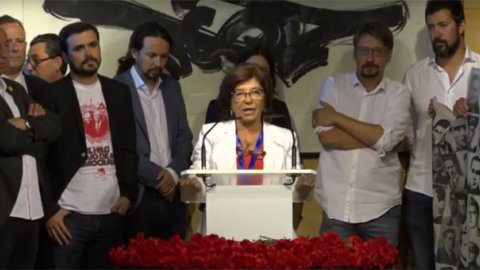 Representantes de Unidos Podemos, PSOE, PDeCAT, PNV y Compromís, en el acto de homenaje a las víctimas del franquismo, en el Congreso de los Diputados.