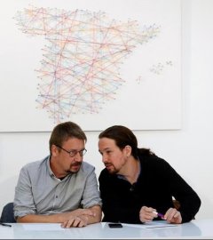 Xavier Domènech y Pablo Iglesias en la la reunión del 'consejo de sabios', órgano que la formación denomina 'Rumbo 2020'. | CHEMA MOYA (EFE)