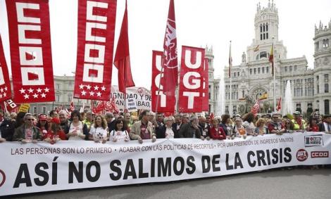 Vista general de la manifestación del Primero de Mayo de Madrid que arrancó este mediodía de la Plaza de Cibeles de Madrid./ EFE
