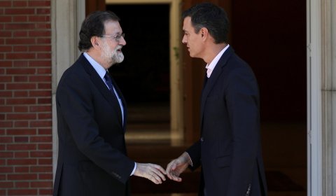 Mariano Rajoy y Pedro Sanchez antes de reunirse el pasado 2 de octubre en el Palacio de La Moncloa. REUTERS/Rafael Marchante