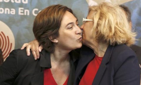 Ada Colau y Manuela Carmena. EFE