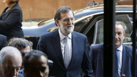El presidente del Gobierno, Mariano Rajoy, a su llegada al Casino de Madrid para participar en el Foro ABC. EFE/Paco Campos