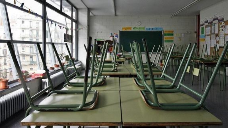 Una clase vacía en un instituto de Santader./ EFE