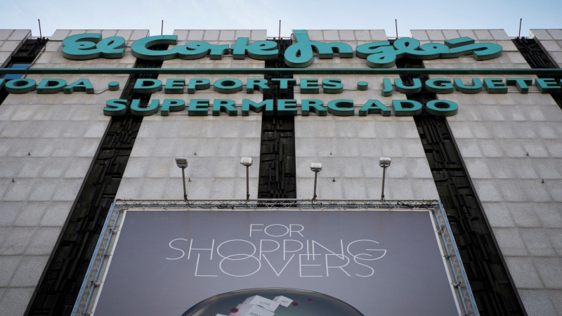 Fachada del establecimiento de El Corte Inglés de la madrileña plaza de Callao. EFE/Luca Piergiovanni