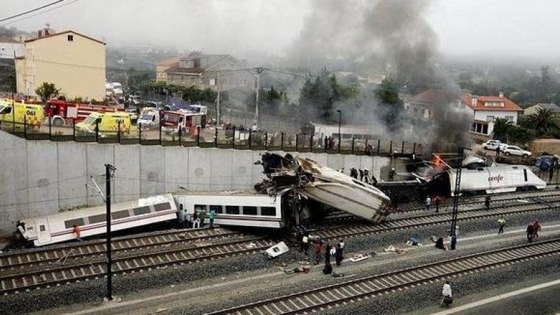 Momento del accidente del tren del Alvia en julio de 2013 - EFE