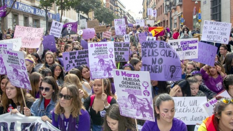 Manifestación durante la huelga feminista del 8 de marzo de 2019. /MANOLO FINISH