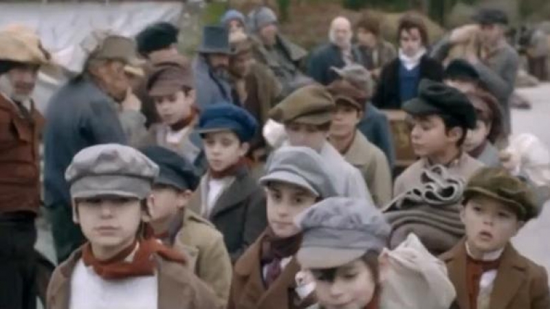 Los niños vacuníferos de Isabel Zendal, en el telefilme '22 ángeles'.