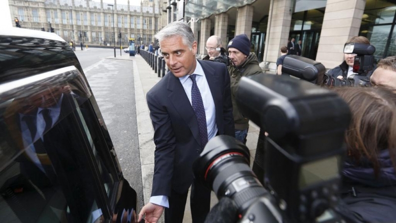 El banquero Andrea Orcel, en una foto de noviembre de 2012, cuando era directivo de UBS, tas declarar en el Parlamento británico por la manipulación del líbor y el euríbor. AFP/Justin Tallis