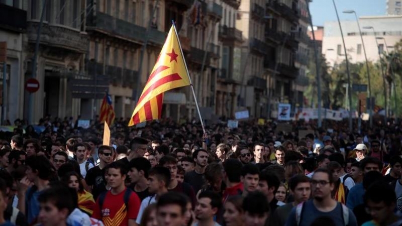 La manifestació estudiantil de Barcelona contra la sentència del Procés. EFE / MARTA PÉREZ