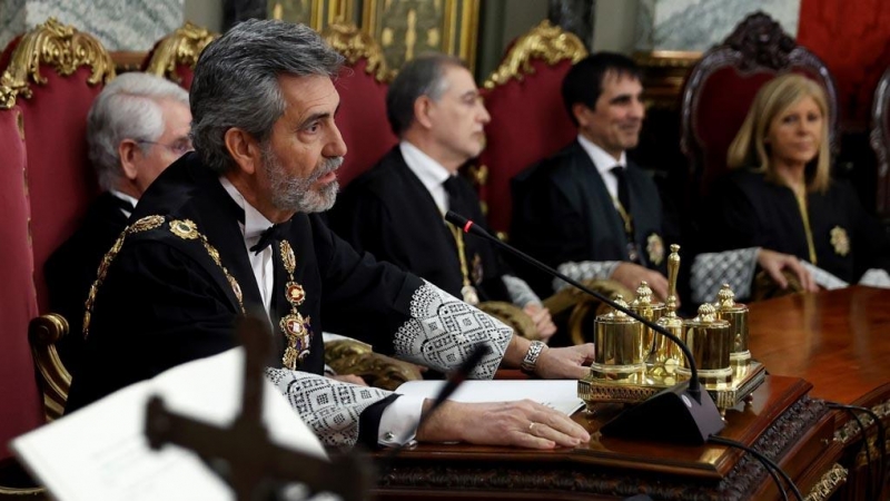 El presidente del CGPJ y del Tribunal Supremo, Carlos Lesmes durante su intervención en la ceremonia de toma de posesión de tres nuevos jueces. E.P./Pool
