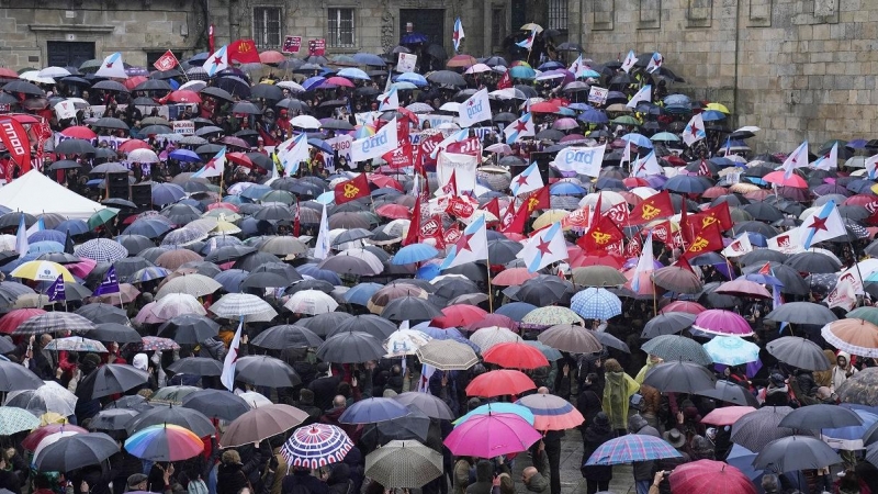 Manifestación en defensa de la sanidad pública gallega convocada por SOS Sanidade Pública, en Santiago de Compostela (Galicia) a 9 de febrero de 2020. | EP