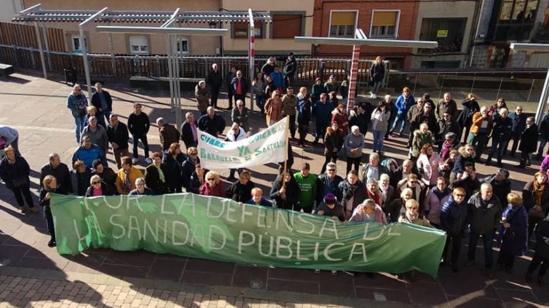 Concentración por la sanidad pública en el pueblo palentino Barruelo de Santullán./ Plataforma por la recuperación de las guardias médicas