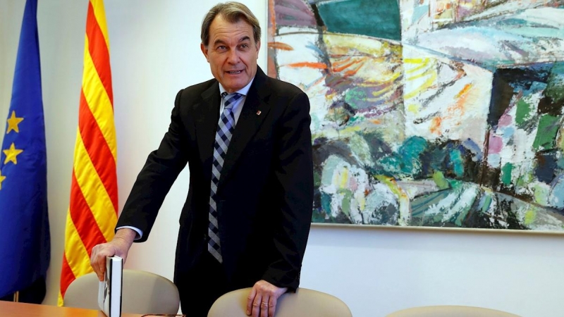 El expresidente de la Generalitat Artur Mas durante una entrevista./ Toni Albir (EFE)