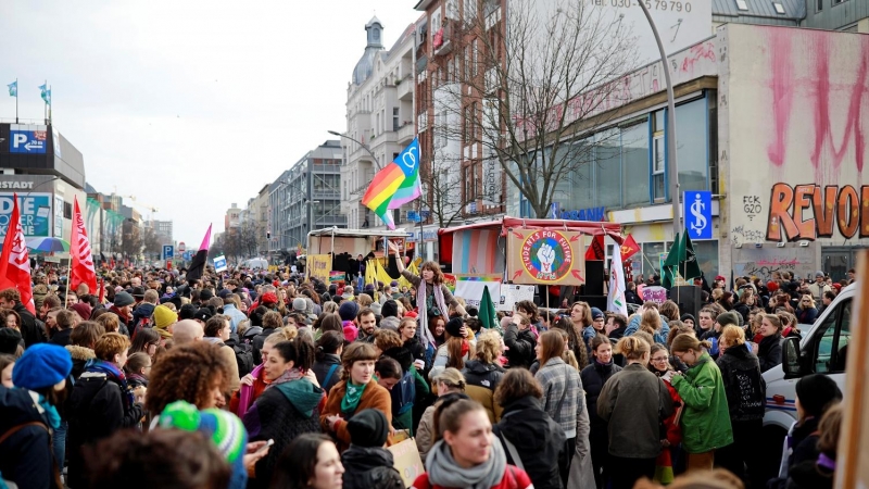 Las calles de Berlín se llenan de manifestantes para exigir derechos de la mujer |  Reuters / Nadja Wohlleben