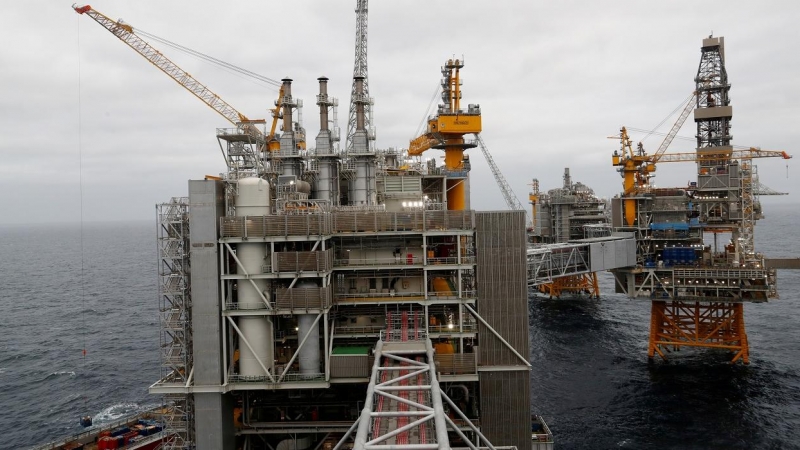 Plataforma petrolífera en el Mar del Norte, de la compañía estatal noruega Equinor (antes Statoil). REUTERS/Ints Kalnins