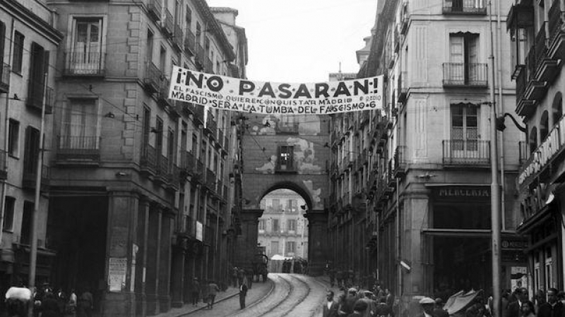 'Madrid será la tumba del franquismo'. El lema de los madrileños durante la defensa de la capital: '¡No pasarán!'. / EFE