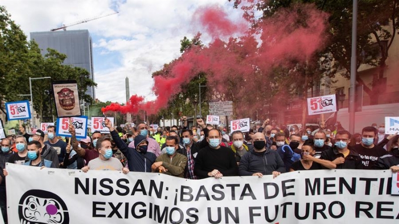 Centenars de treballadors de Nissan, a la protesta d'aquest dijous. EFE / MARTA PÉREZ