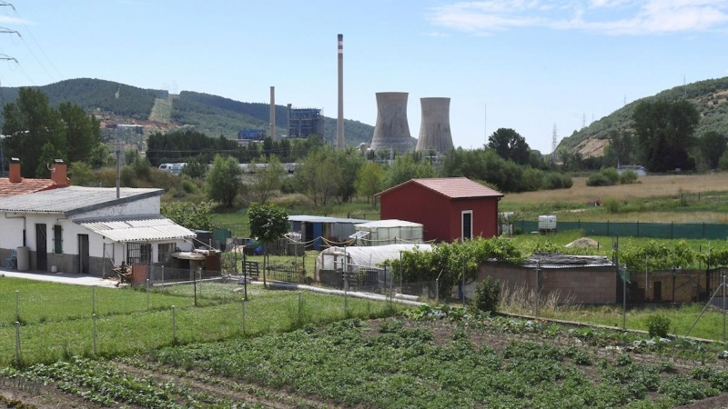 Vista de la central térmica de La Robla (León), una de las siete plantas de carbón que han cerrado esta semana. EFE/J. Casares