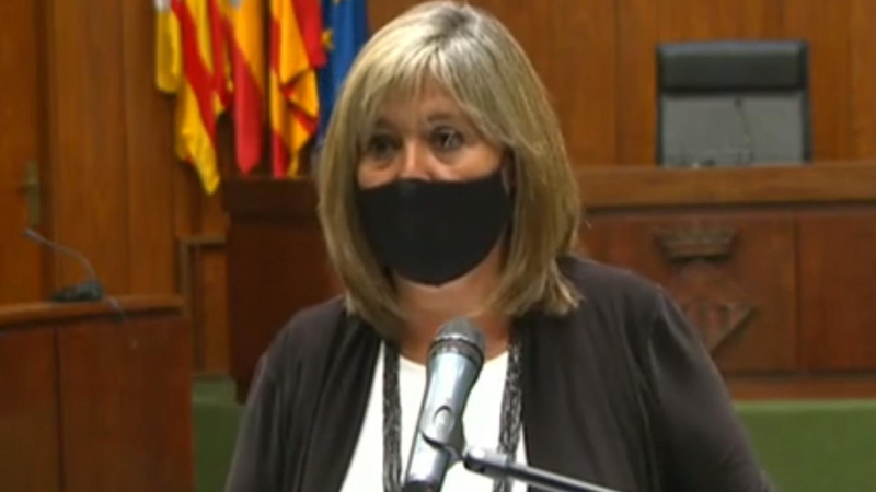 L'alcaldessa de l'Hospitalet, Núria Marín, durant la roda de premsa d'aquest dilluns.