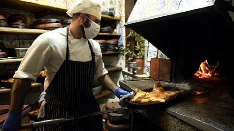 Reapertura de un restaurante en Madrid tras el confinamiento. /Europa Press