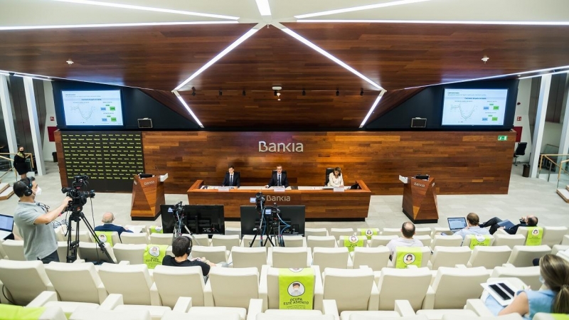 José Sevilla, consejero delegado de Bankia (c), durante la presentación de los resultados trimestrales del banco.