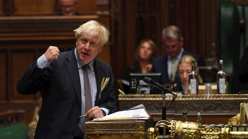 El primer ministro Boris Johnson en la Cámara de los Comunes (Londres). /EFE