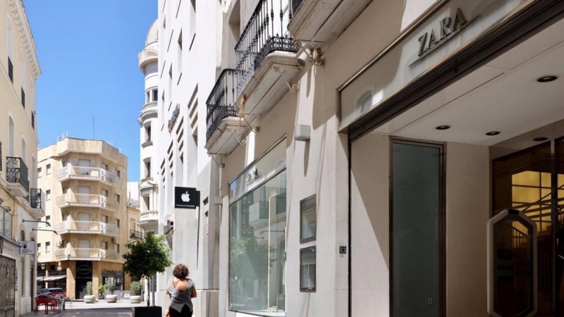 Una tienda de Zara, la principal enseña de Inditex, en el centro de Huelva. E.P.