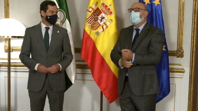 Moreno se reúne con el portavoz del grupo parlamentario de Vox, Alejandro Hernández