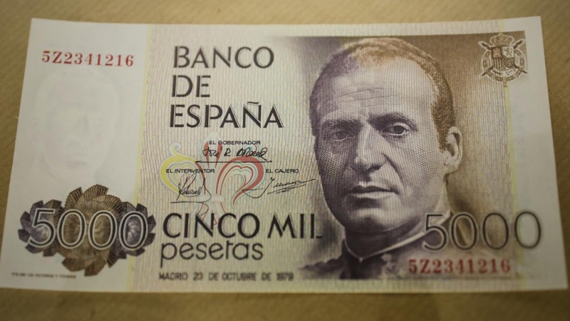 Billete de 5.000 pesetas con el rostro del rey emérito Juan Carlos I. E.P./Jesús Hellín