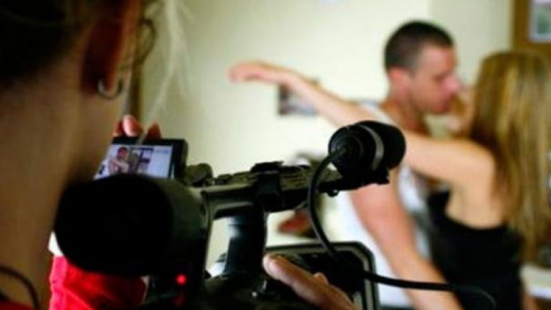 Foto de archivo de un rodaje de un film pornográfico.