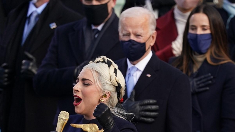 La cantante Lady Gaga ha entonado el himno de Estados Unidos en la ceremonia de investidura del presidente Joe Biden.