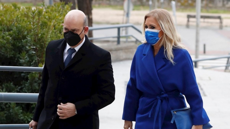 La expresidenta madrileña Cristina Cifuentes llega para asistir a una nueva sesión del juicio por el caso Máster en la Audiencia Provincial de Madrid.