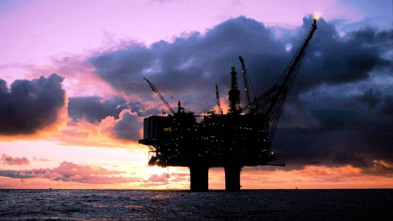 Fotografía de archivo de una plataforma petrolífera en el mar del Norte.