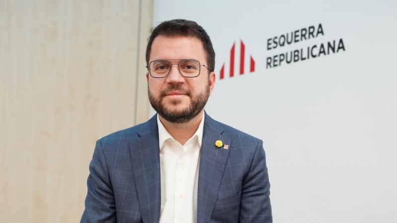 El candidat d'Esquerra Republicana, Pere Aragonès, durant l'entrevista realitzada a la seu nacional del partit a Barcelona.