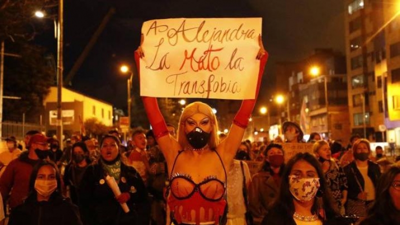 Foto de archivo de una manifestación contra el asesinato de una transexual en Colombia.