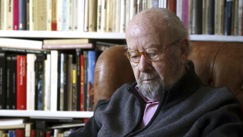 Fotografía de archivo, tomada el 17 de marzo de 2015, del escritor andaluz José Manuel Caballero Bonald, premio Cervantes en 2012, que ha fallecido en Madrid a la edad de 94 años.