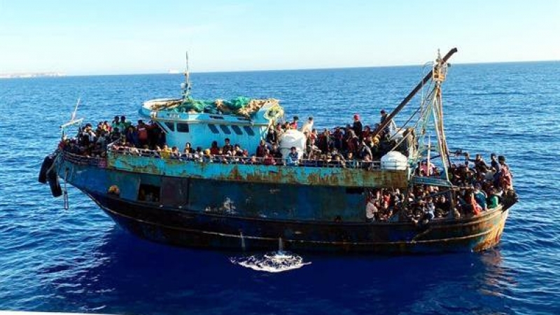 Uno de los barcos que llegaron a Lampedusa el 9 de mayo de 2021.