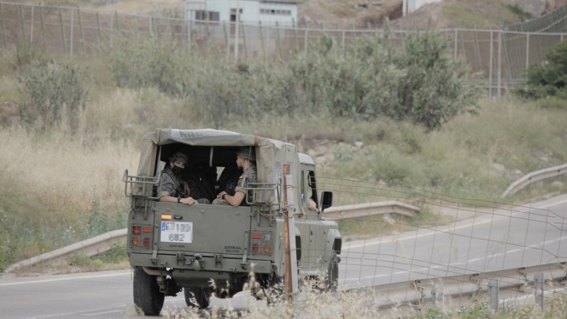 Un camión del Ejército español en las inmediaciones de la frontera de Melilla, a 21 de mayo de 2021