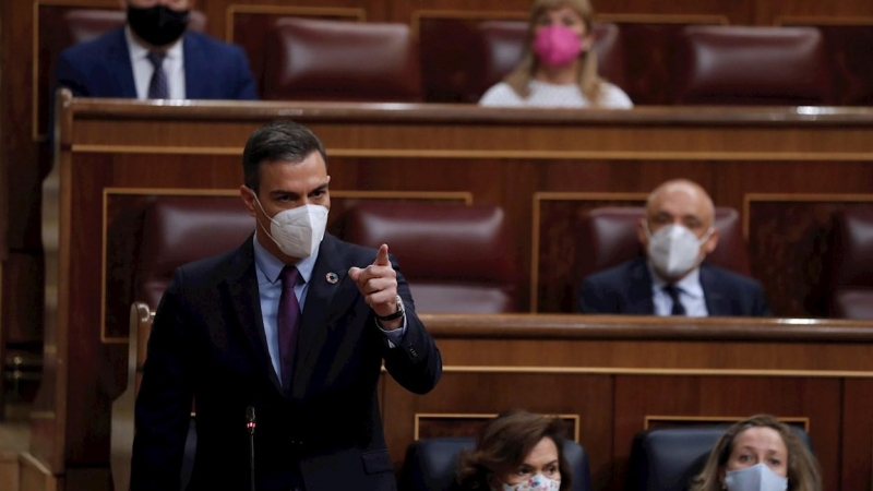 26/05/2021.- El presidente del Gobierno, Pedro Sánchez, durante su intervención en la sesión de control al Ejecutivo de este miércoles en el Congreso. EFE/ Emilio Naranjo