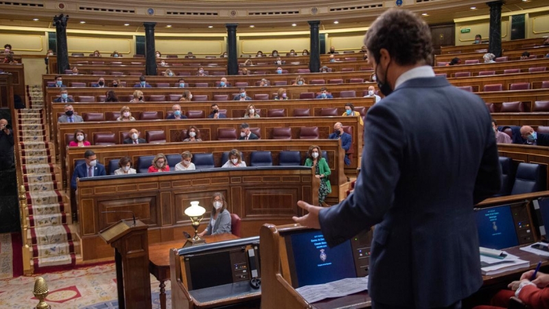 El líder del PP, Pablo Casado, interviene en una sesión de control al Gobierno. A. Ortega / Europa Press
