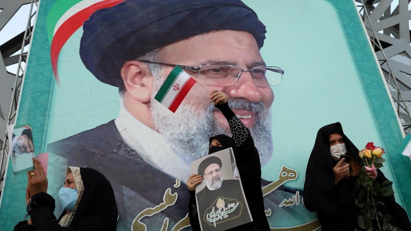 Seguidores de Ebrahim Raisi celebran su victoria en las elecciones presidenciales de Irán, en Teherán. REUTERS/Majid Asgaripour/WANA