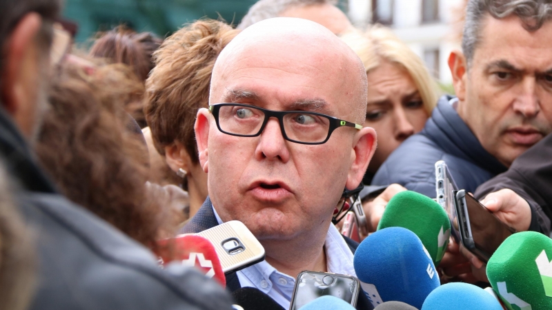 L'advocat Gonzalo Boye en una atenció als mitjans després de declarar a l'Audiència Nacional, el 23 d'octubre de 2019.