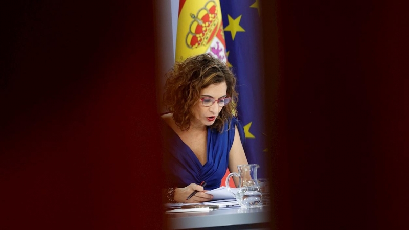 La ministra de Hacienda y portavoz del Gobierno, María Jesús Montero,en rueda de prensa tras la reunión del Consejo de Ministros, este martes en el Palacio de La Moncloa, en Madrid.