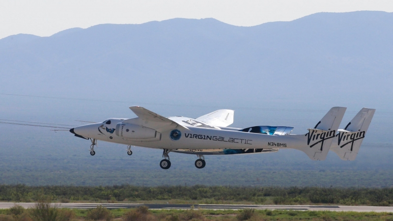 11/07/2021. El avión cohete de pasajeros de Virgin Galactic VSS Unity despega en Spaceport America. - REUTERS
