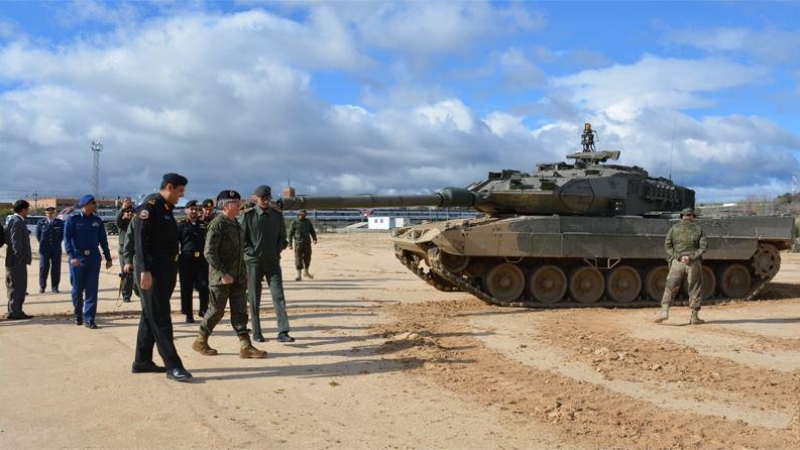 Visita de la Escuela de Guerra saudí.